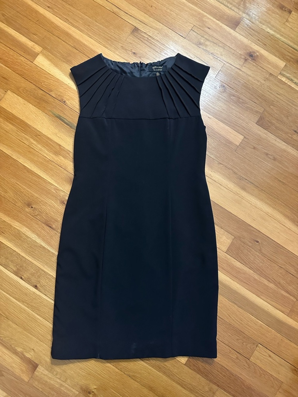 Essentials Black Pleated Neck‎ Midi Dress
